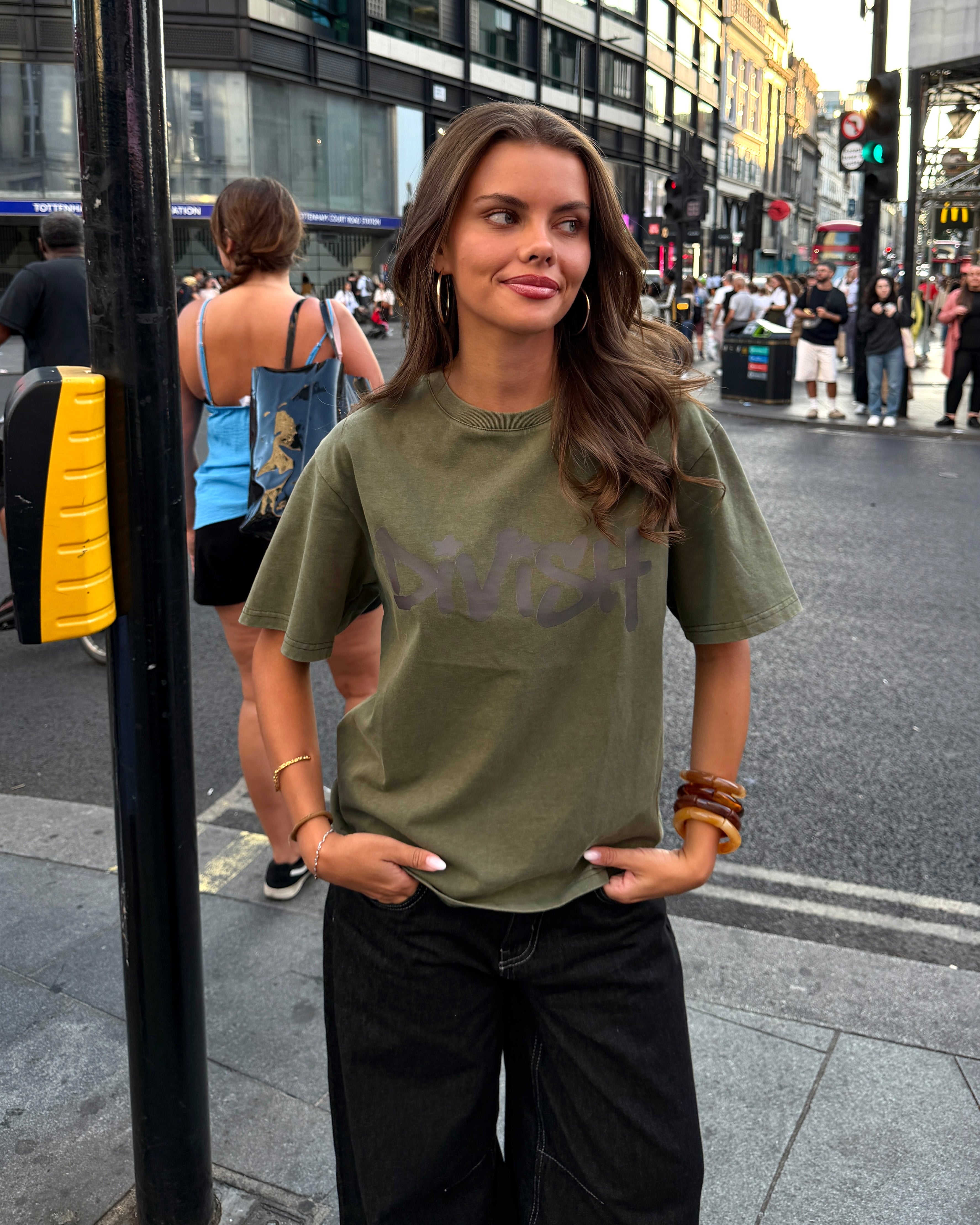 DUA TEE KORTÆRMET - OLIVE