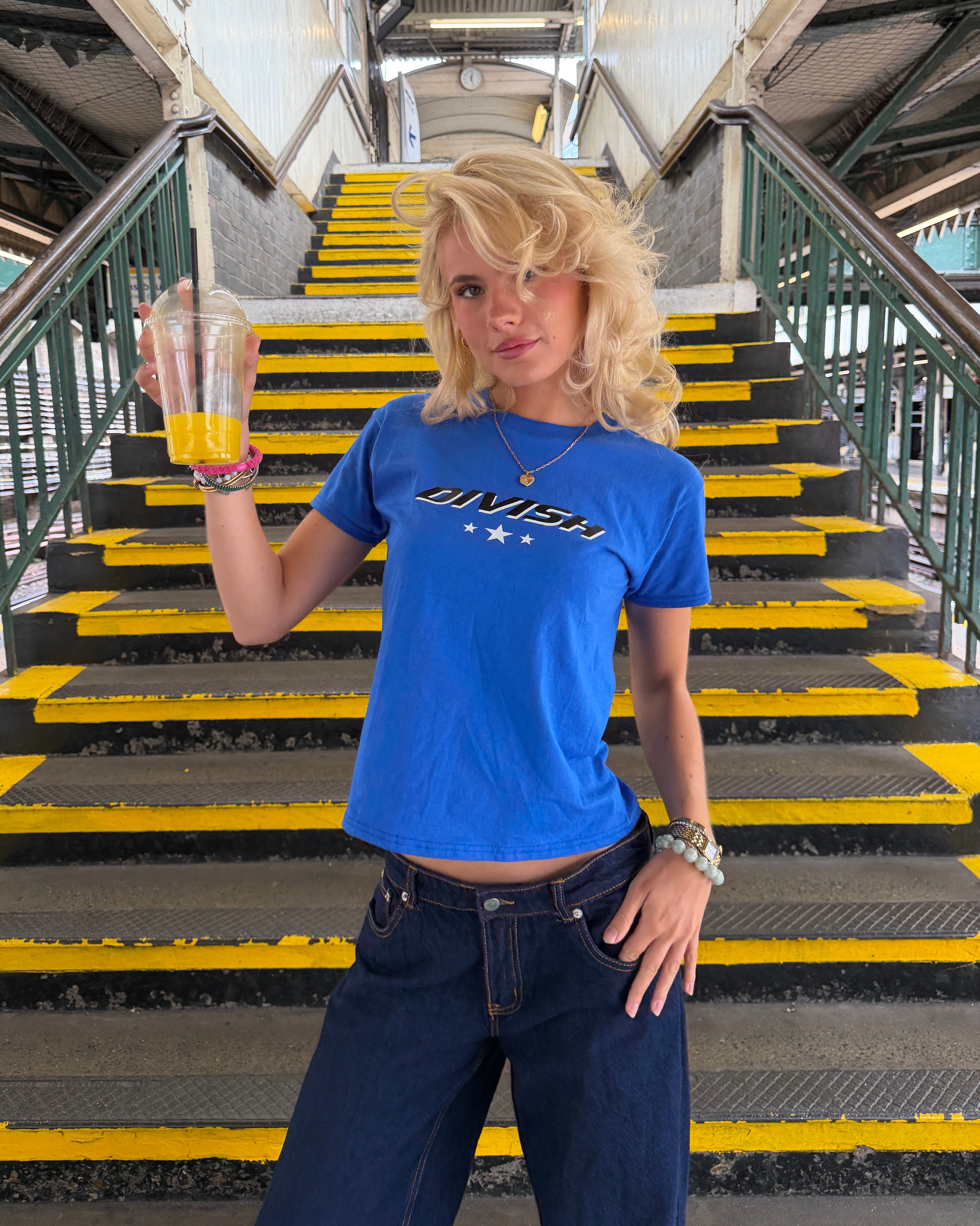 BLAUES BABY-TEE MIT GETRÄNKE-AUFKARTE - MARINEBLAU