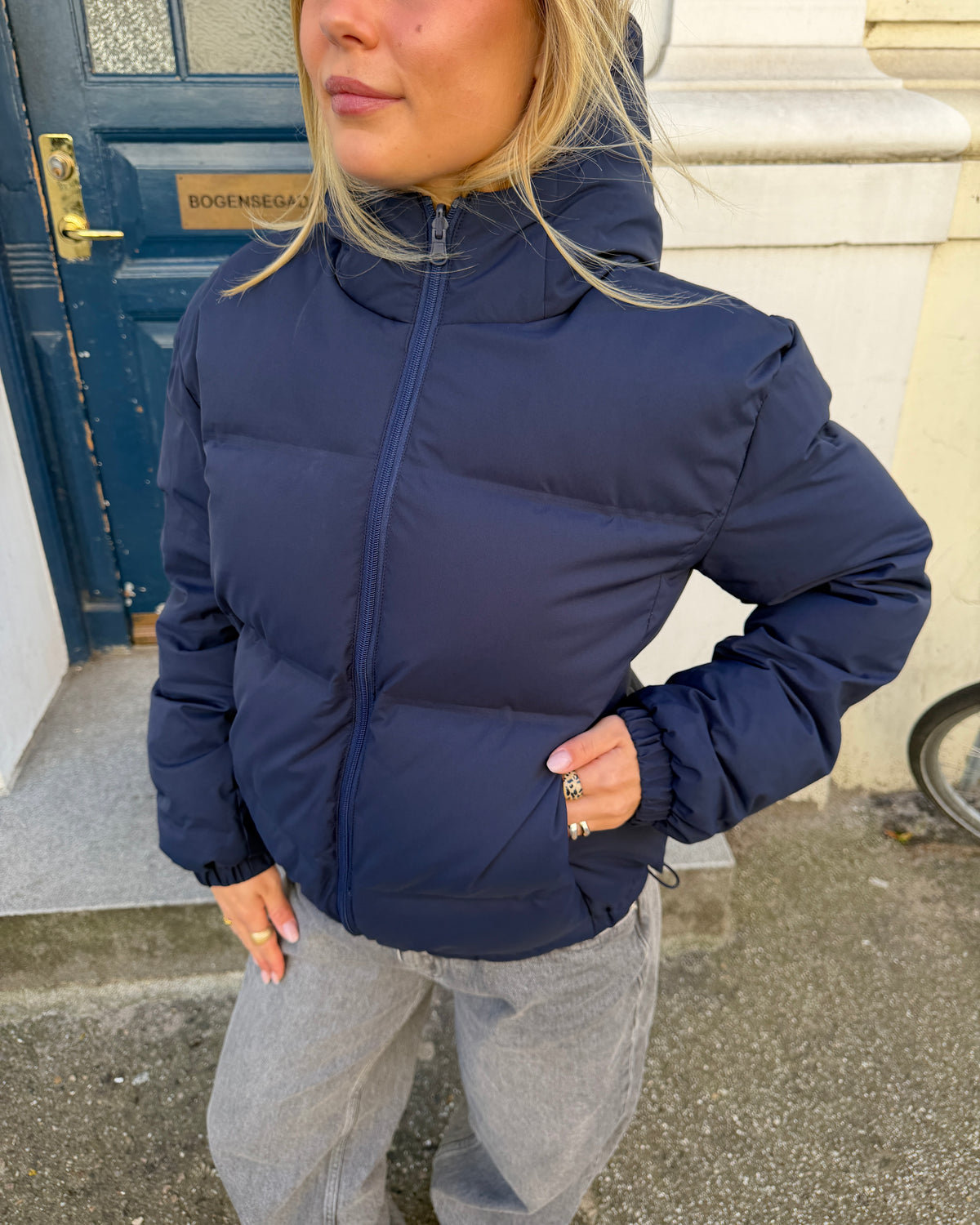ALMA DOWN JACKET i navy – billede 2