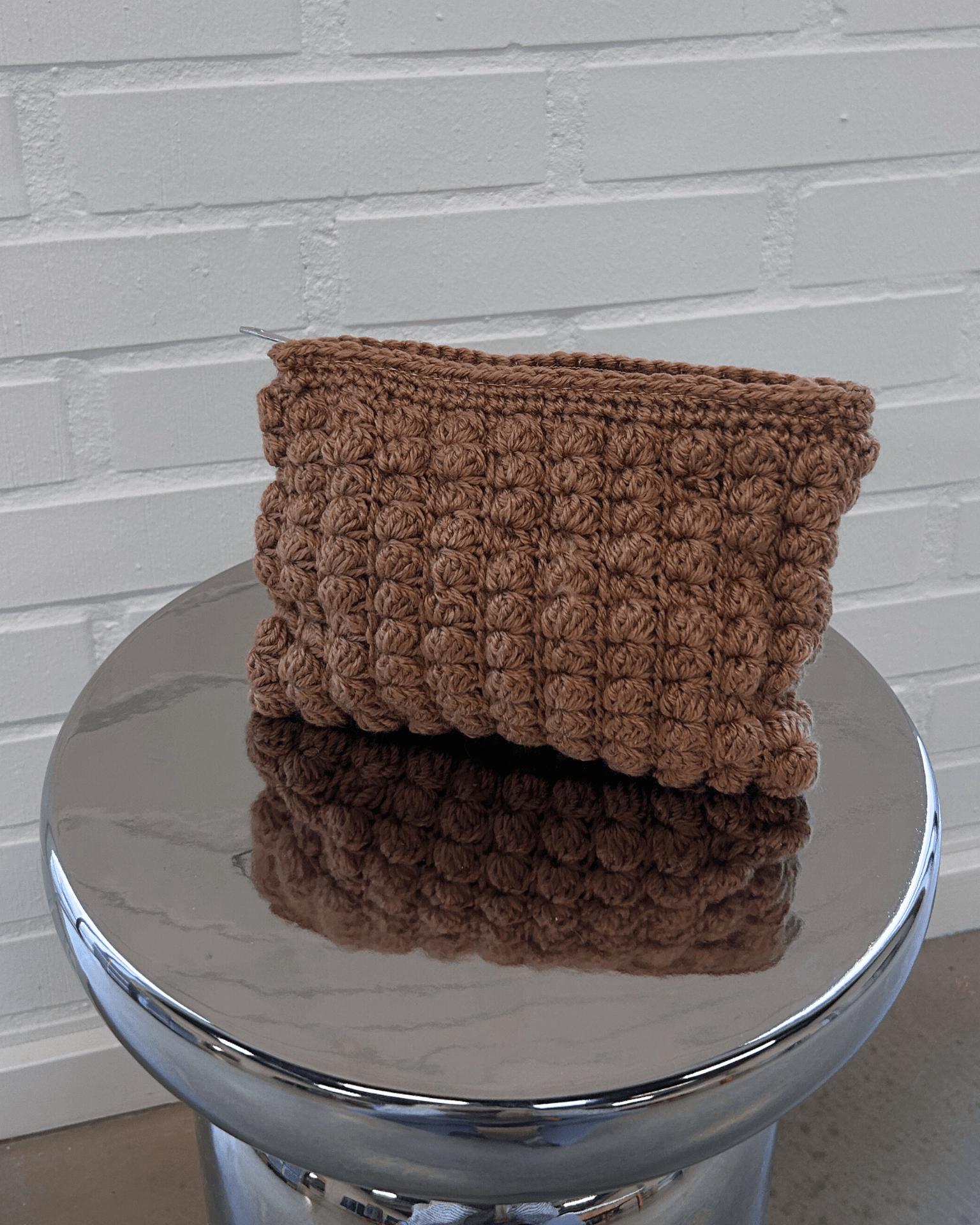 CROCHET CLUTCH - TAUPE