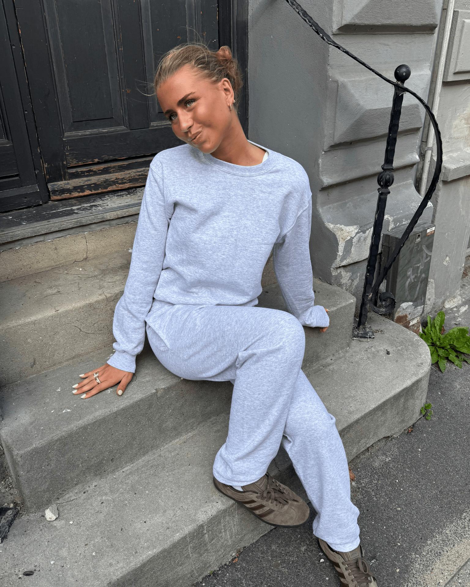 FRUIT SWEATSHIRT - GREY