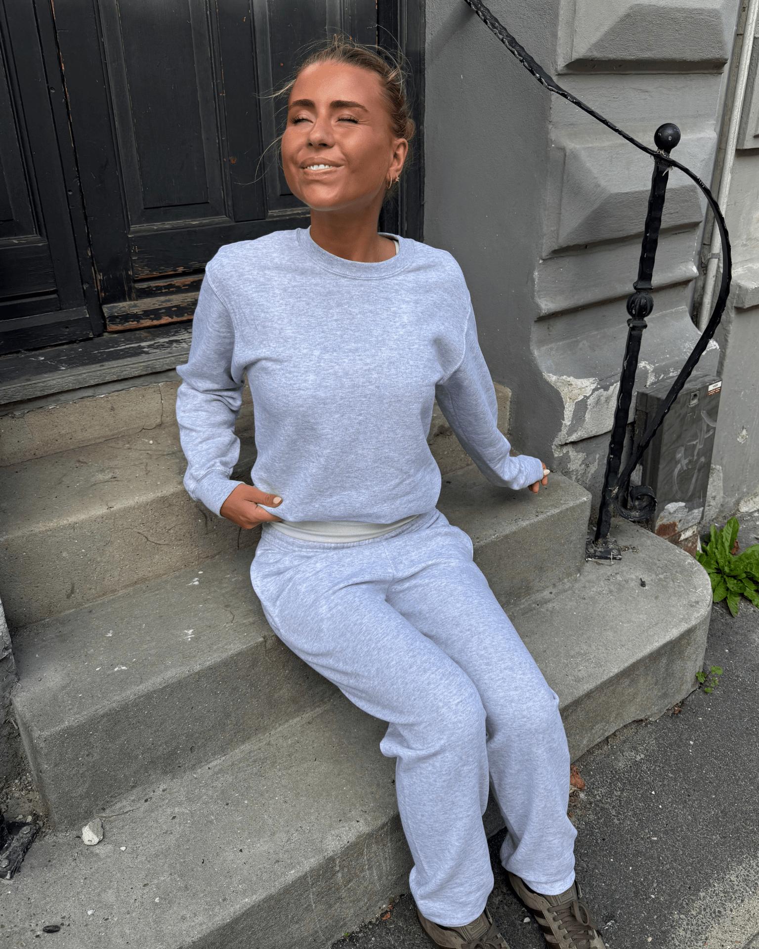 FRUIT SWEATSHIRT - GREY