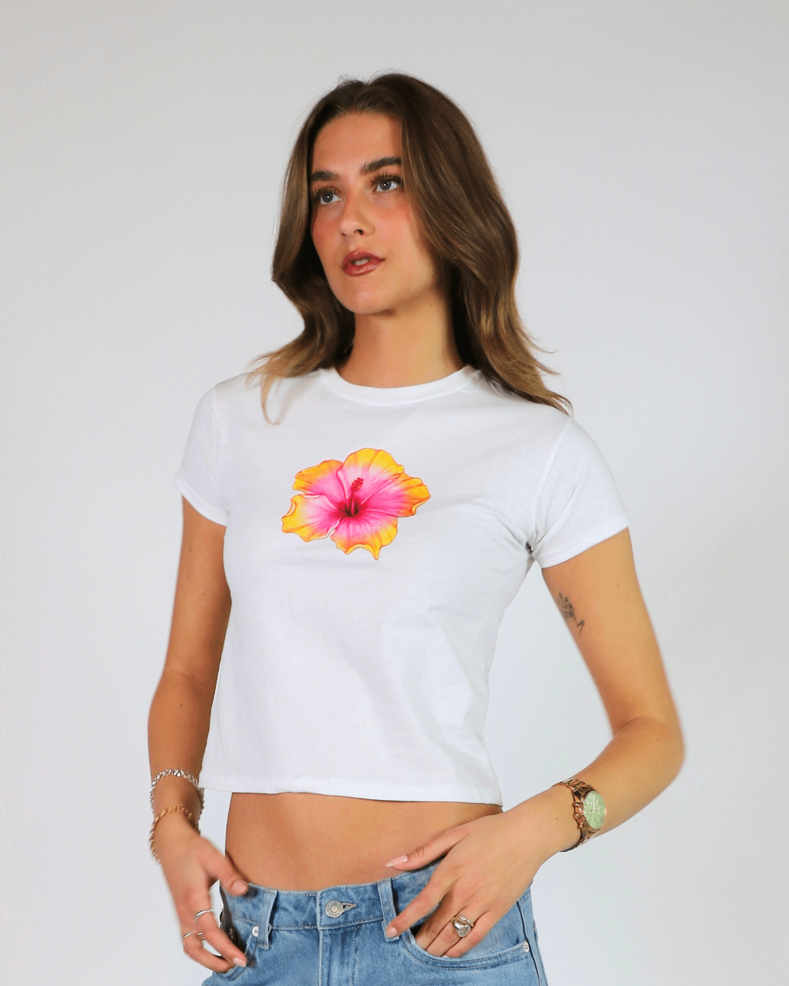 HAWAII (gul) BABY TEE - HVID - Dinvintageshop