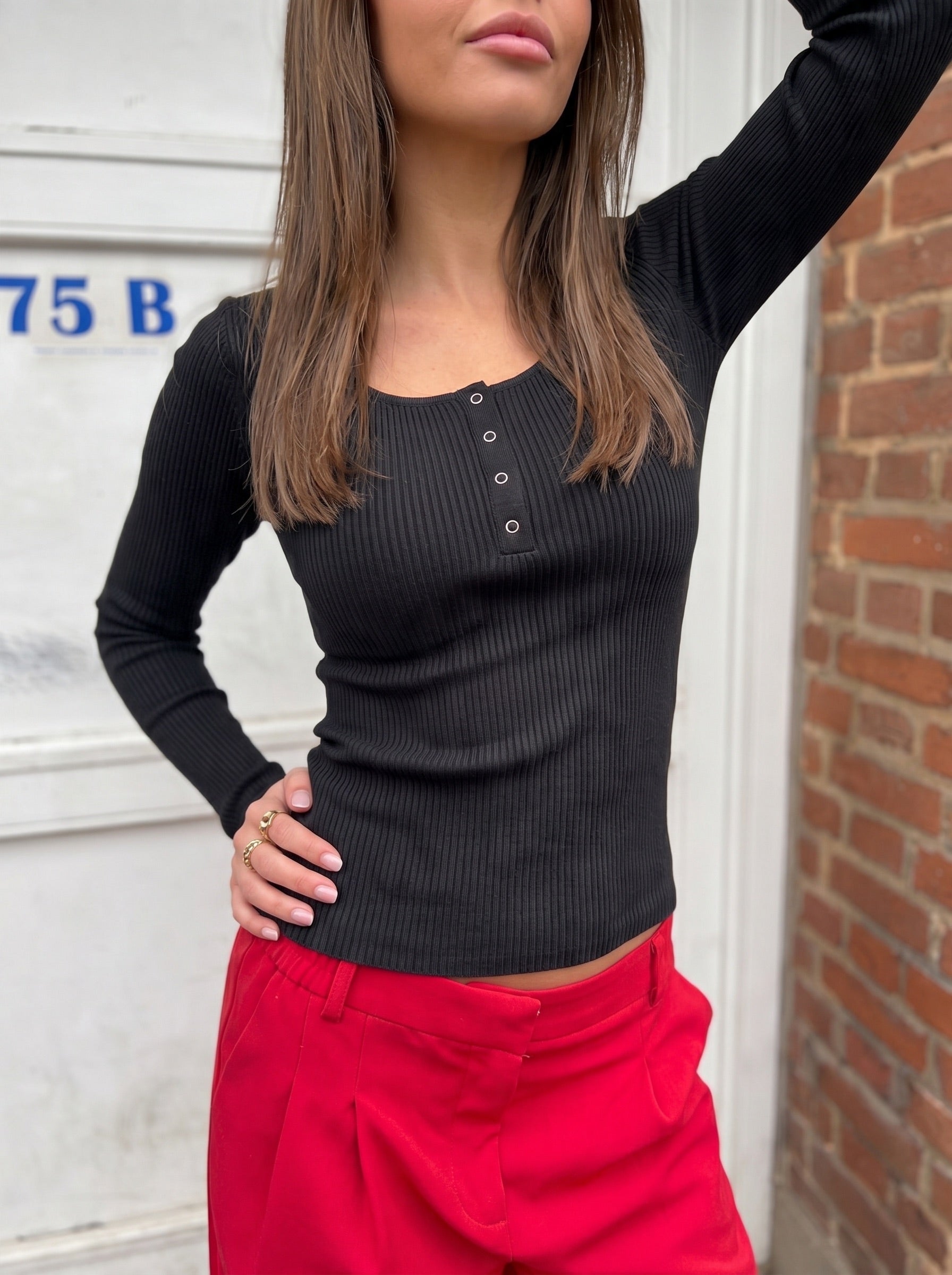 KITTE LANGÆRMET TOP - BLACK - Dinvintageshop