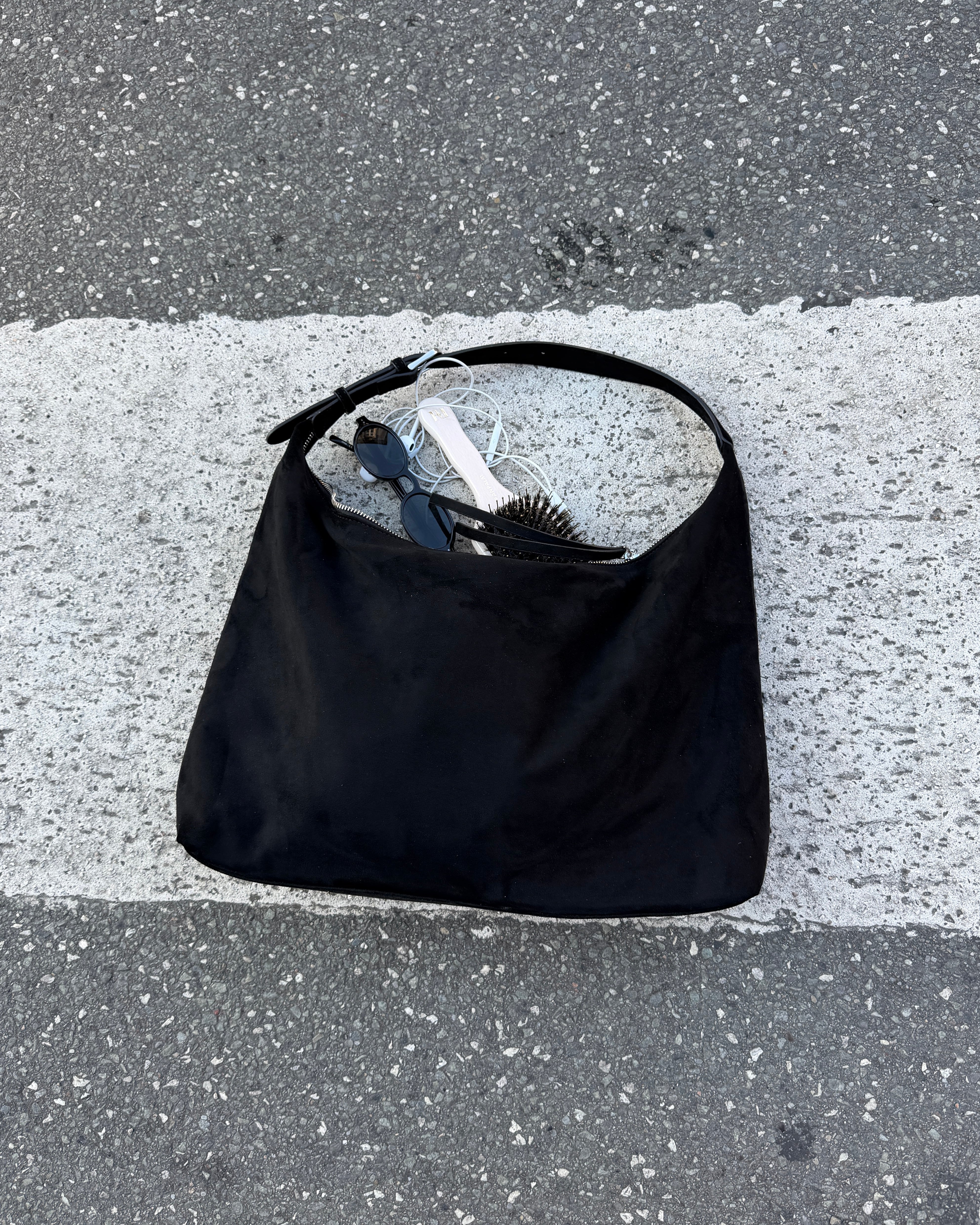 LEAH SUEDE BAG - BLACK - Dinvintageshop