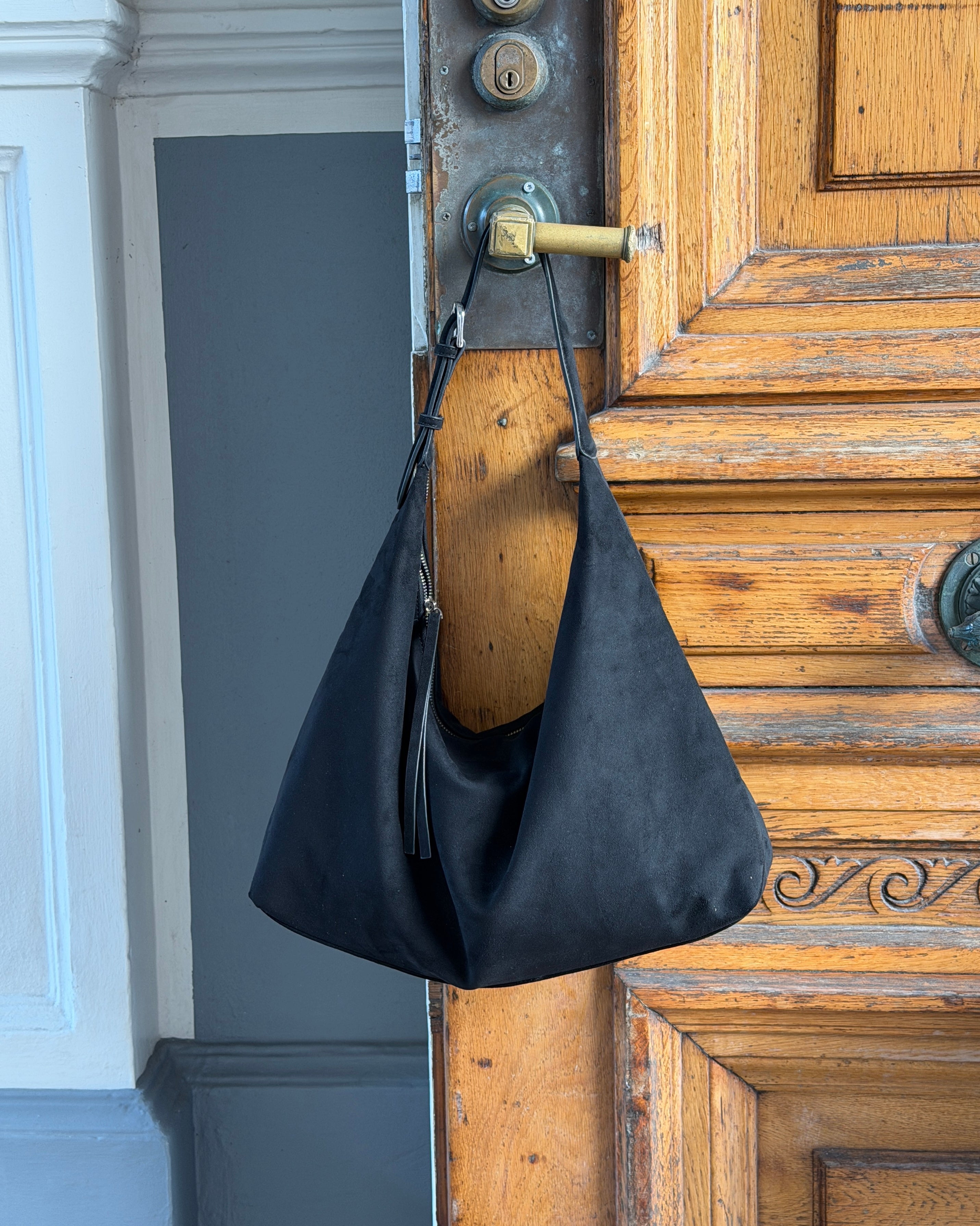 LEAH SUEDE BAG - BLACK - Dinvintageshop