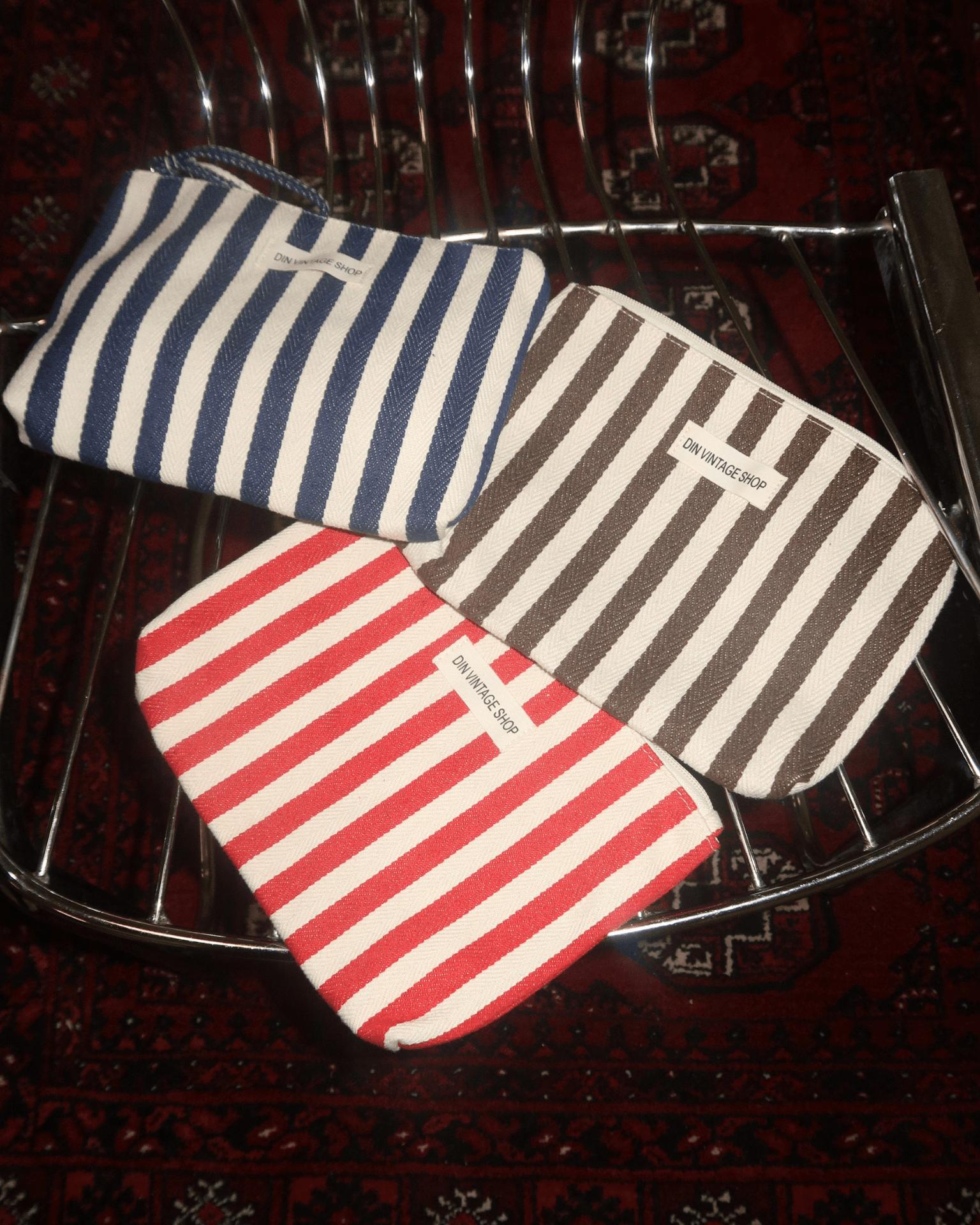 MAKEUP BAG - RED