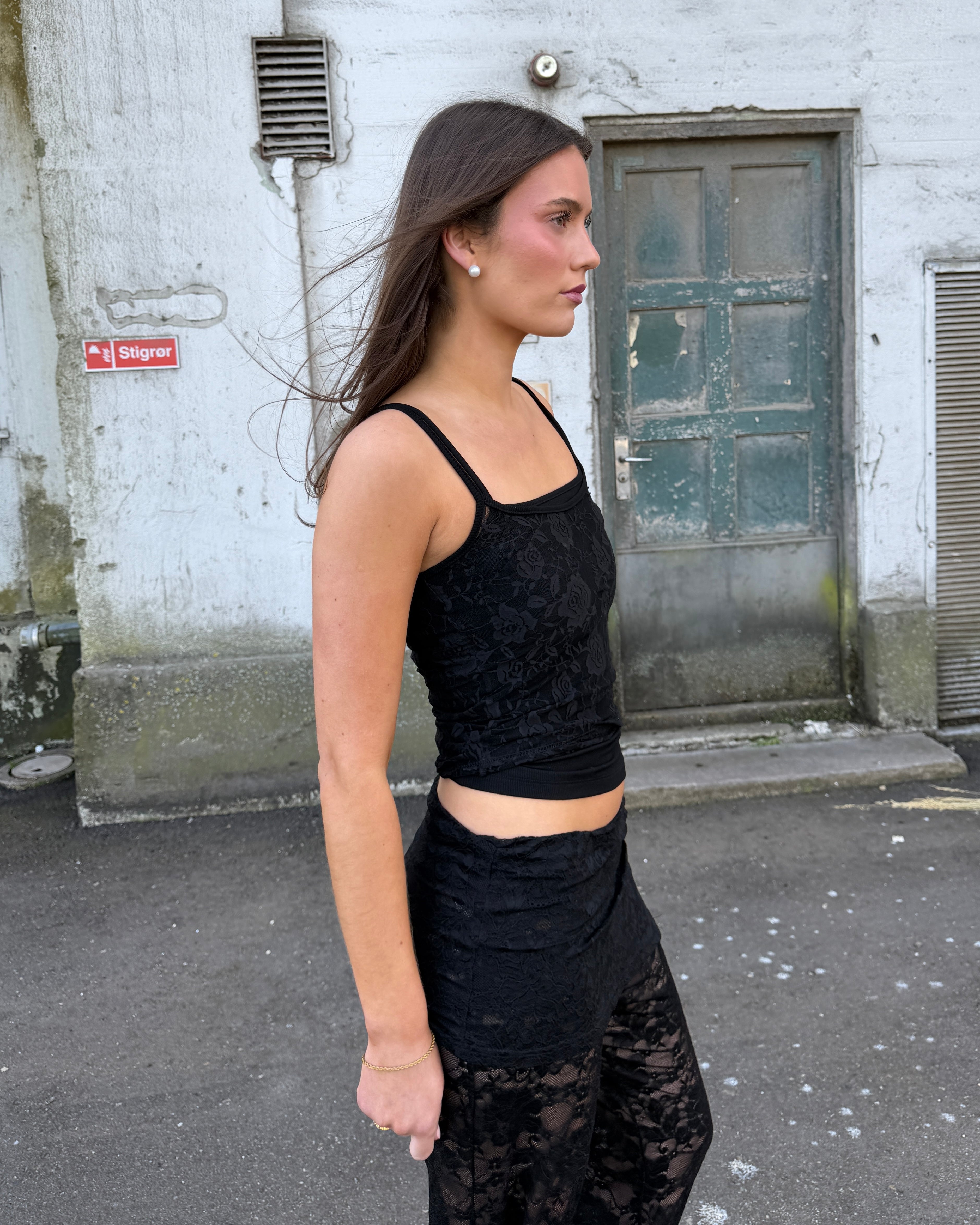 MALOU LACE TANK TOP - BLACK