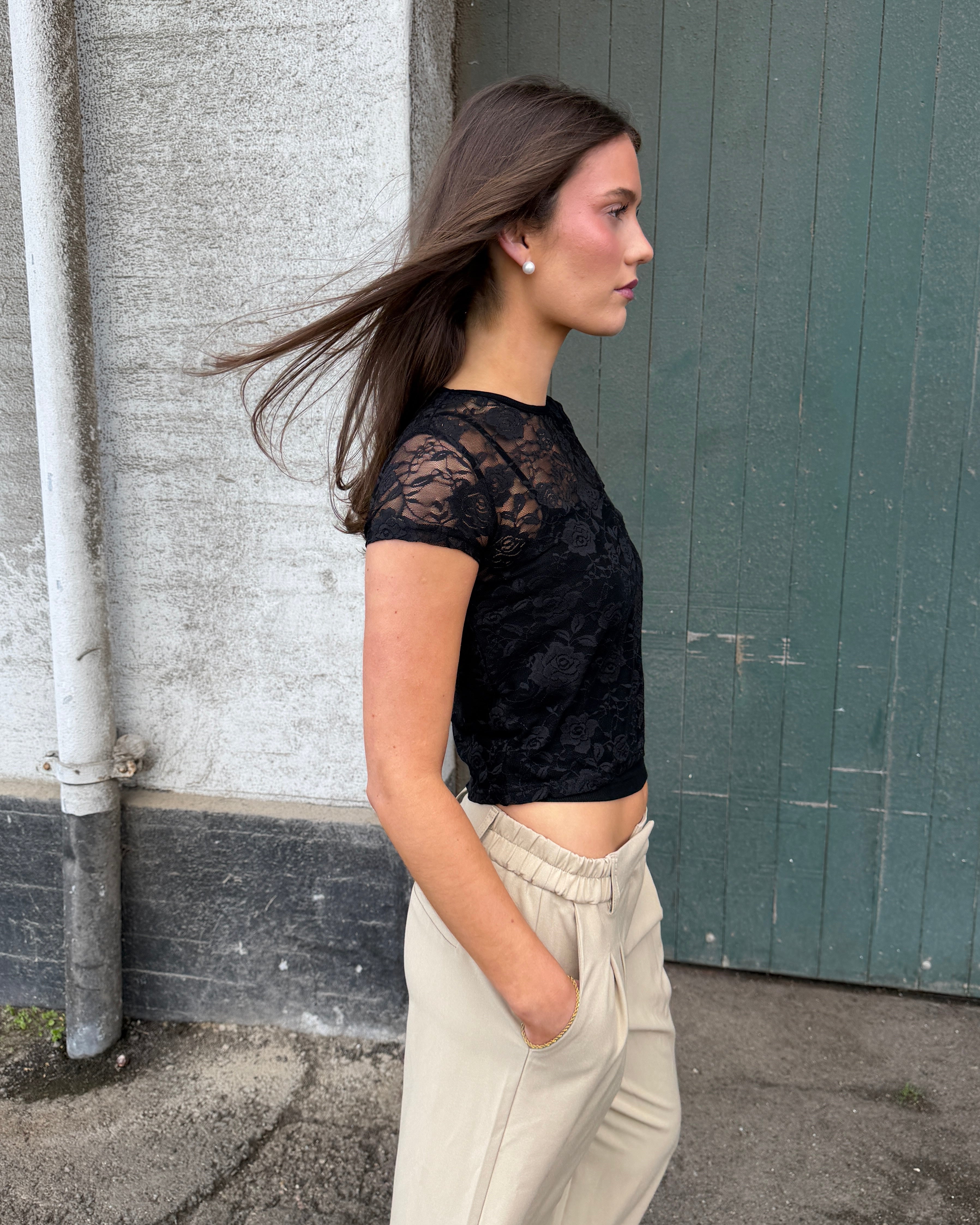 MONIQUE LACE TOP - BLACK