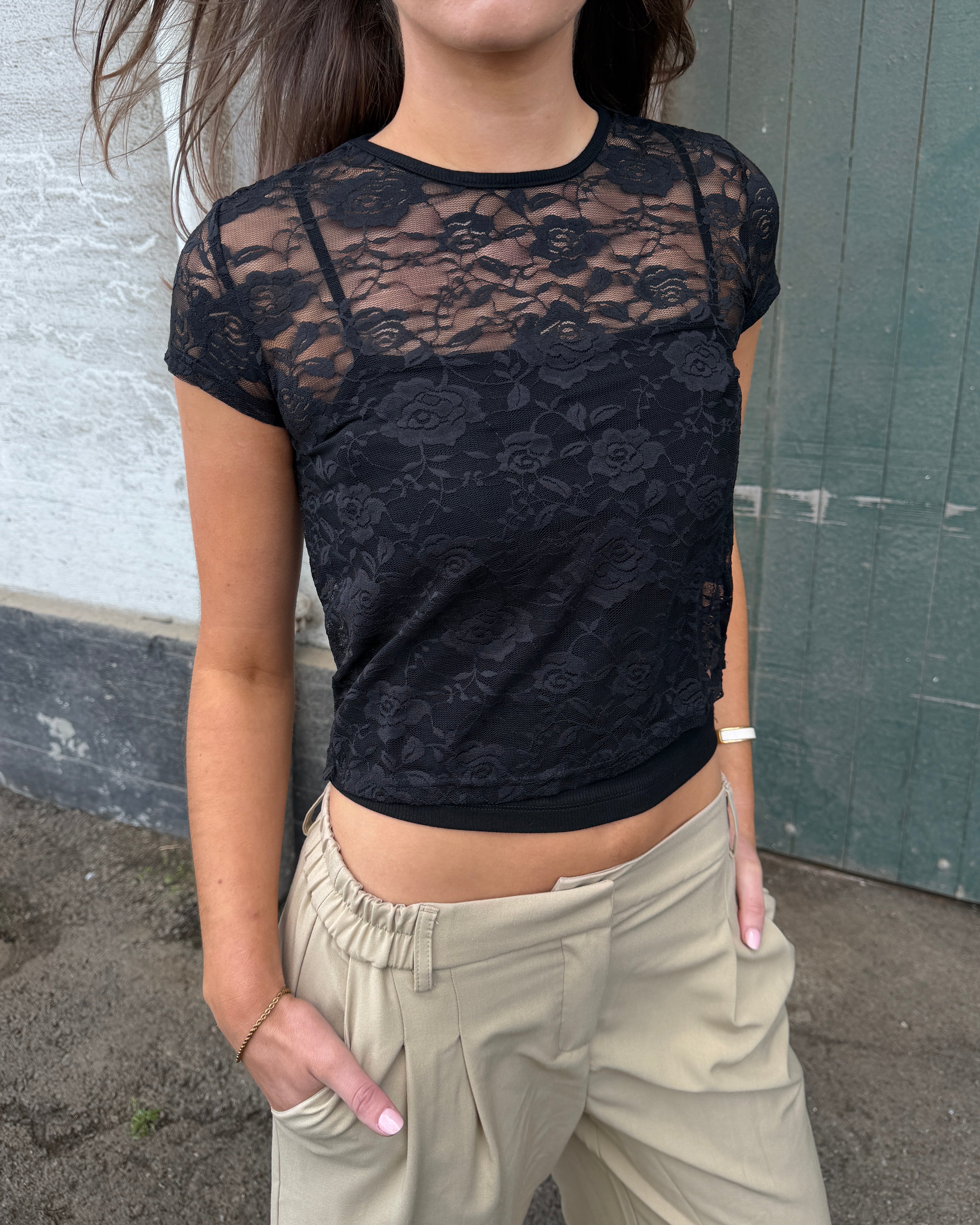 MONIQUE LACE TOP - BLACK