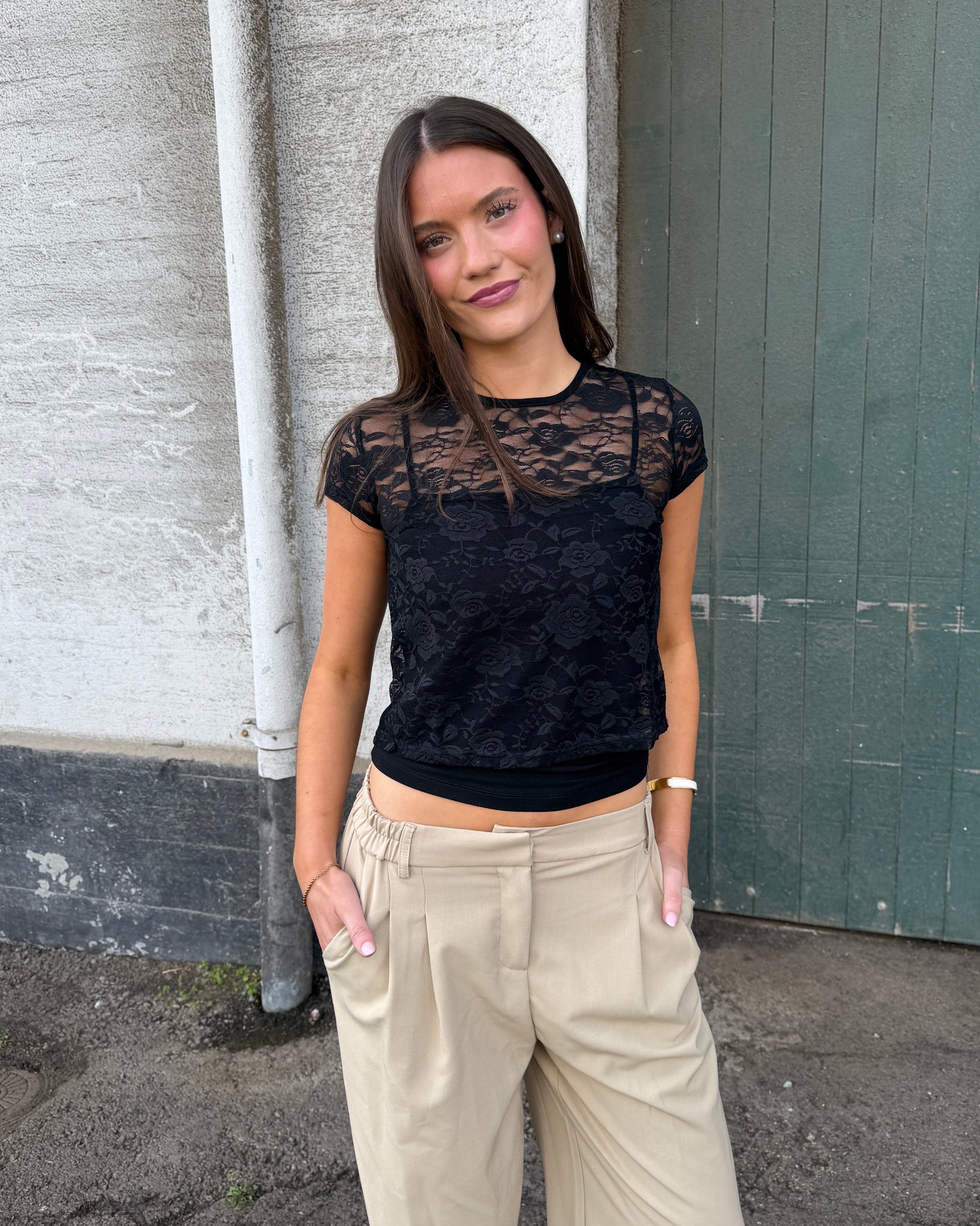 MONIQUE LACE TOP - BLACK