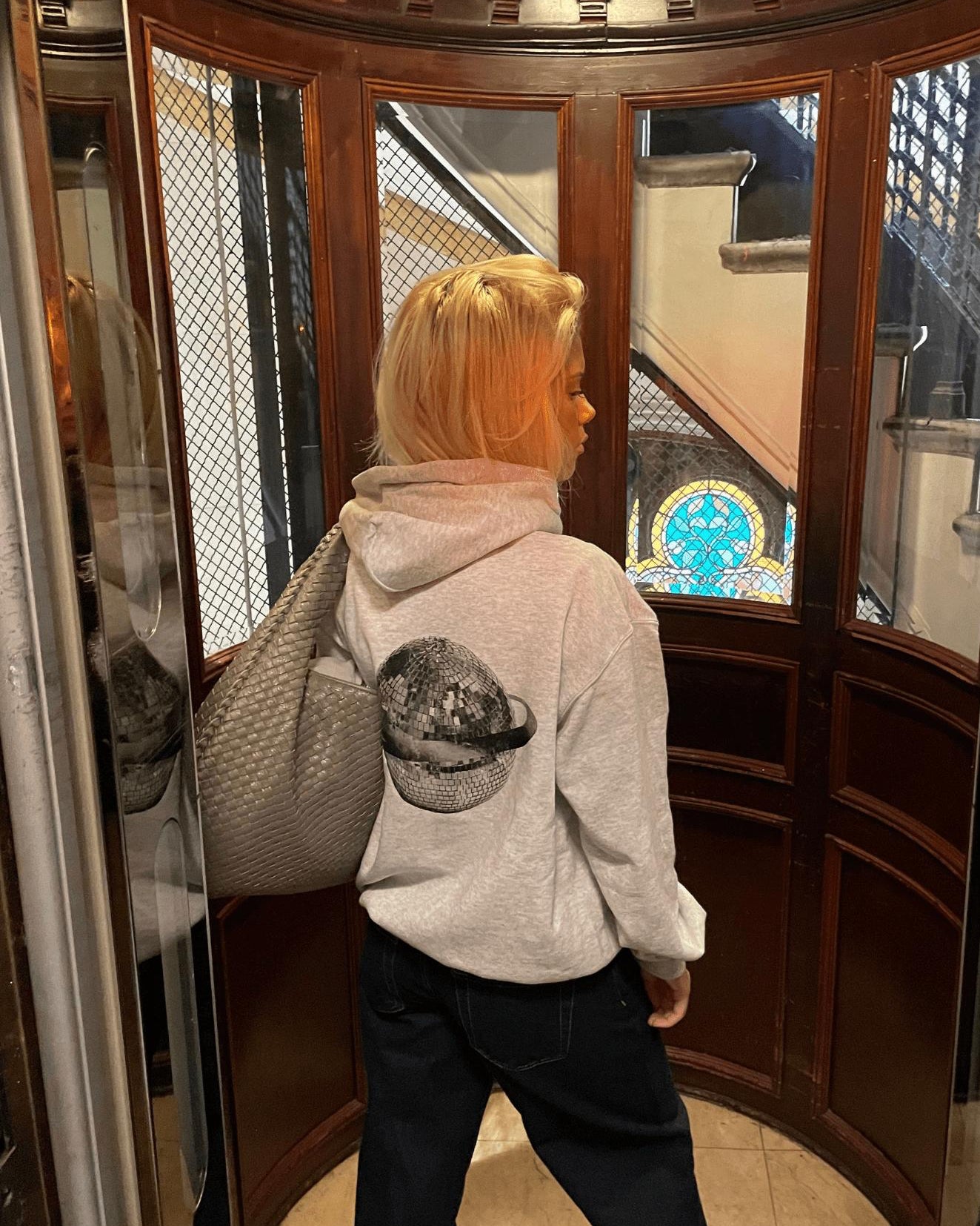 PLANET DISCO (black) HOODIE (rygprint) - GREY